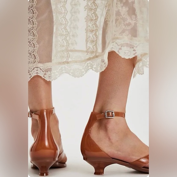 NWOT Jeffrey Campbell jellie toe post sandals - Picture 10 of 13